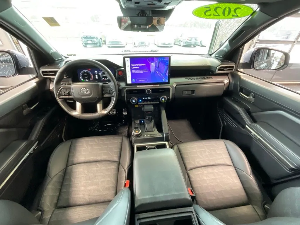 Toyota Tacoma photo 8
