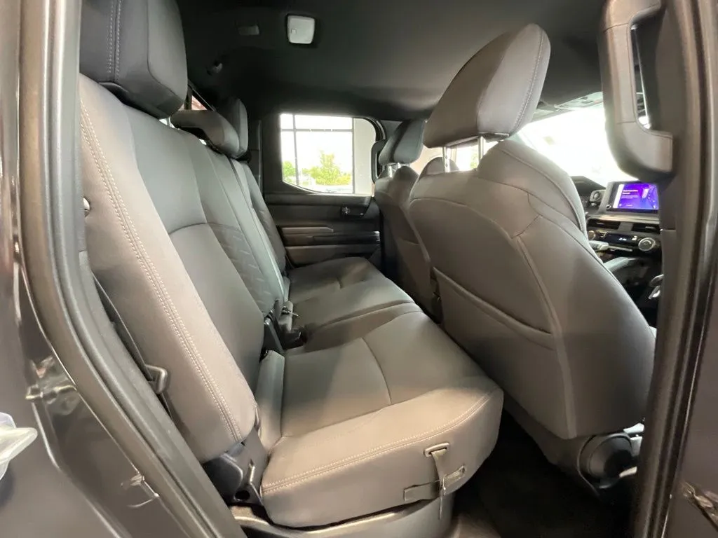 Toyota Tacoma photo 20