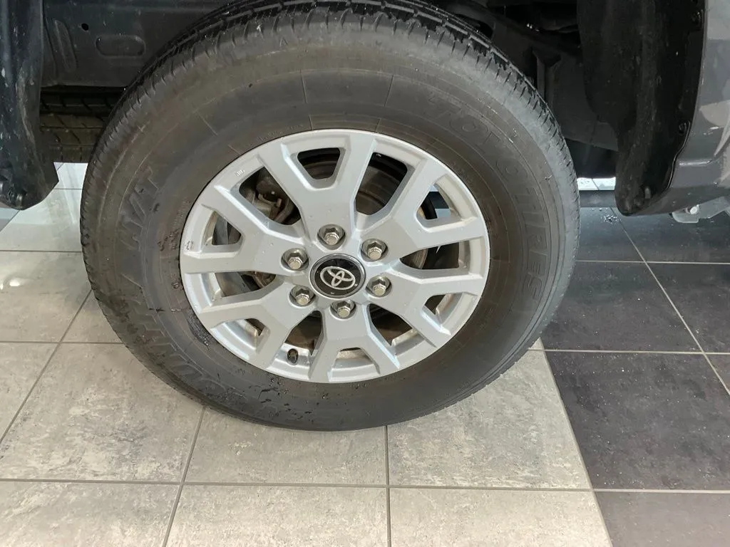 Toyota Tacoma photo 7