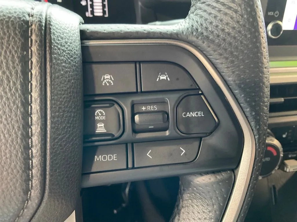 Toyota Tacoma photo 13