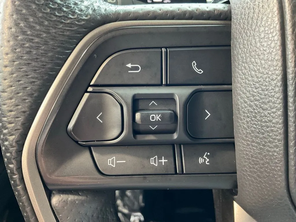 Toyota Tacoma photo 12