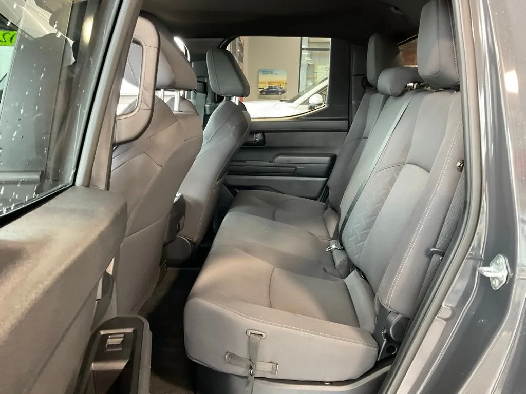 Toyota Tacoma photo 21