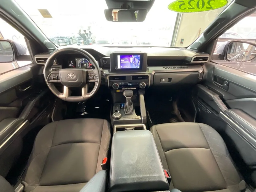 Toyota Tacoma photo 8