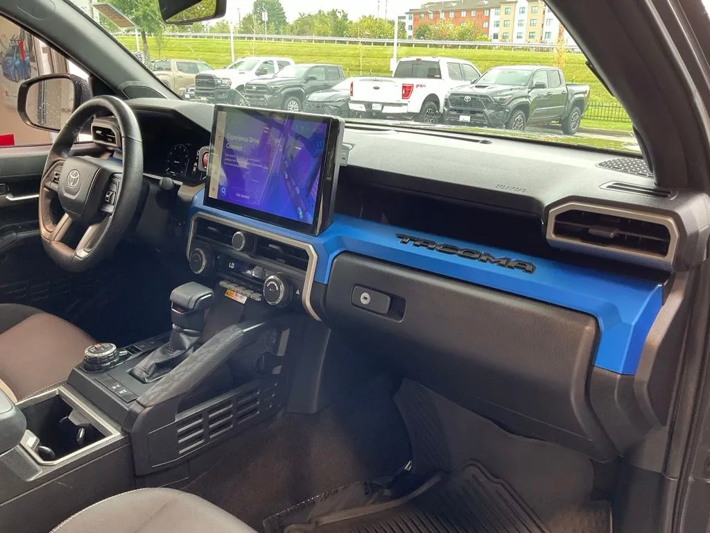 Toyota Tacoma photo 18