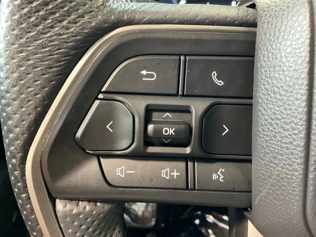 Toyota Tacoma photo 12