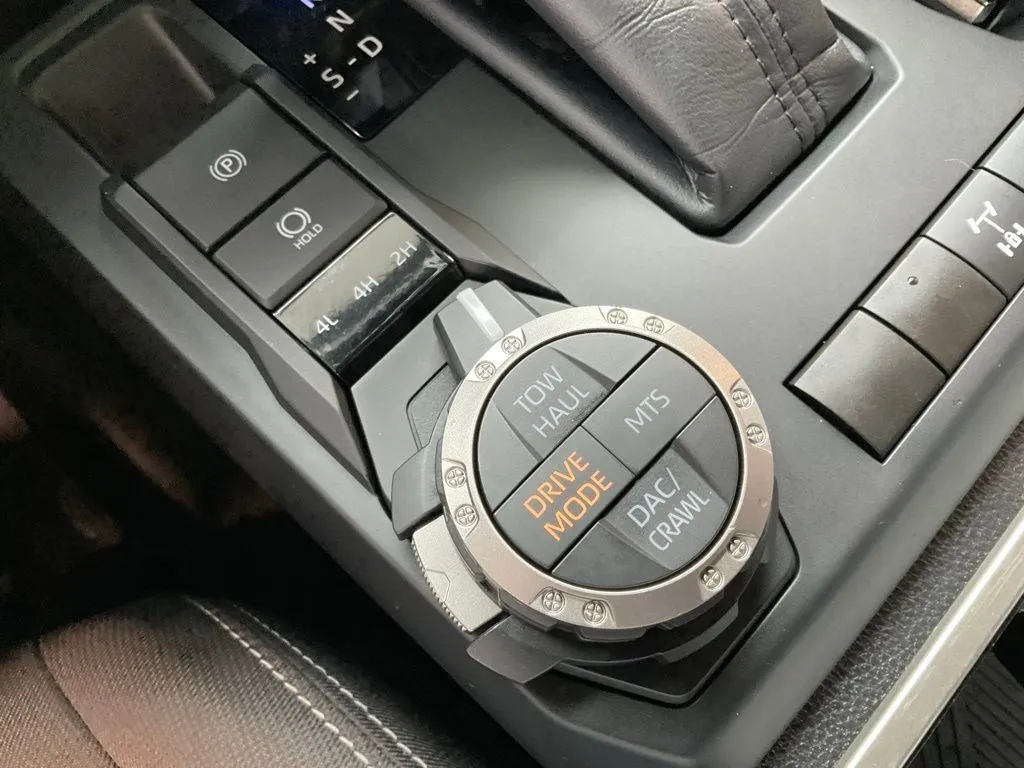 Toyota Tacoma photo 17