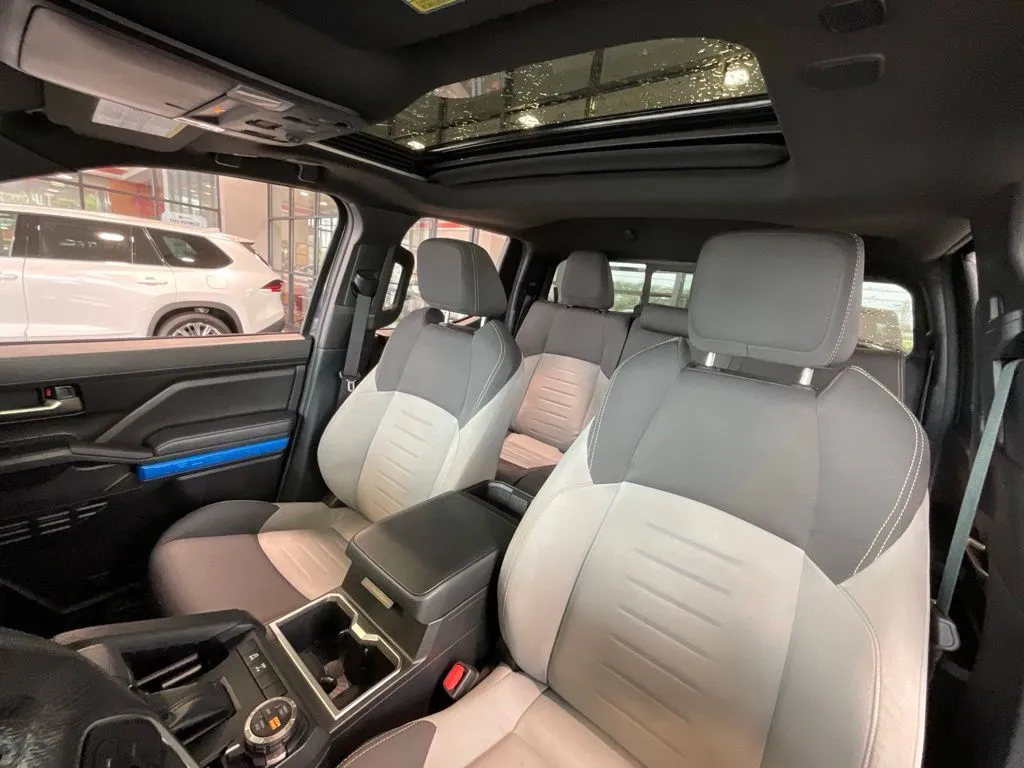 Toyota Tacoma photo 10