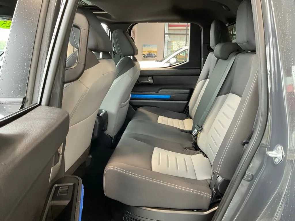Toyota Tacoma photo 21