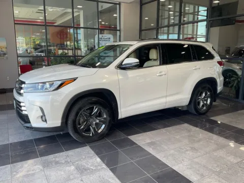 Another view of 2017 Toyota Highlander Limited Platinum for sale in Kansas City, MO at Jay Wolfe Toyota