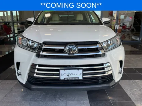 Photos of 2017 Toyota Highlander Limited Platinum for sale in Kansas City, MO at Jay Wolfe Toyota