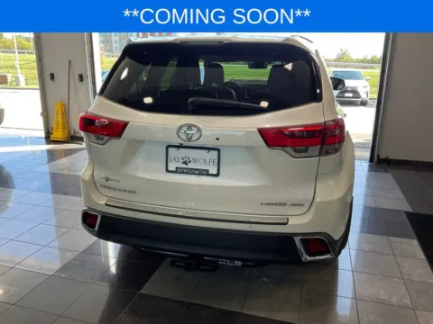 More photos of 2017 Toyota Highlander Limited Platinum at Jay Wolfe Toyota, MO