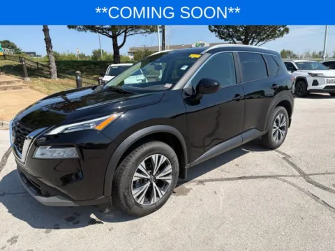 Black 2023 Nissan Rogue SV for sale in Kansas City, MO