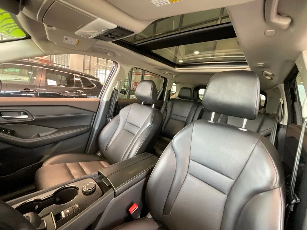 Nissan Rogue photo 10