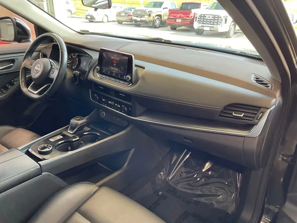 Nissan Rogue photo 18