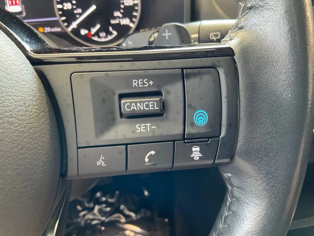 Nissan Rogue photo 13