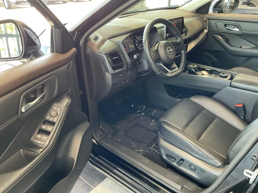 Nissan Rogue photo 9