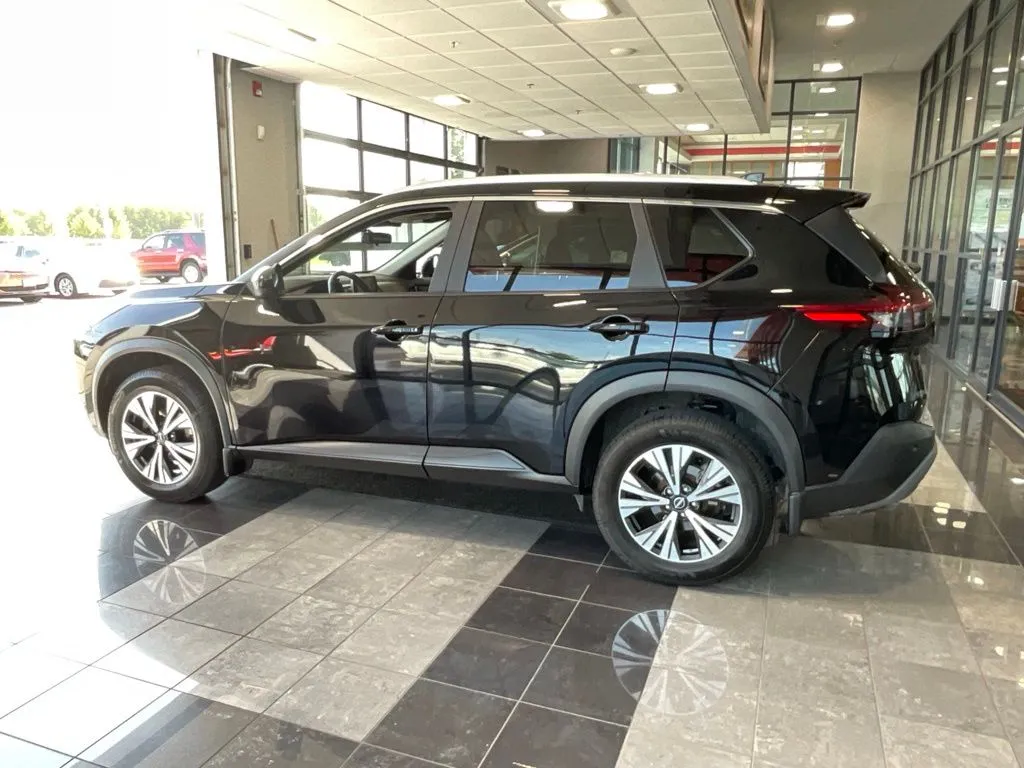 Nissan Rogue photo 4