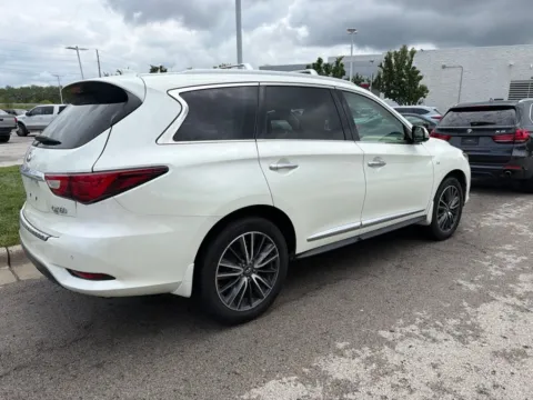 More photos of 2017 INFINITI QX60 at Jay Wolfe Toyota, MO