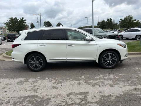 More photos of 2017 INFINITI QX60 at Jay Wolfe Toyota, MO