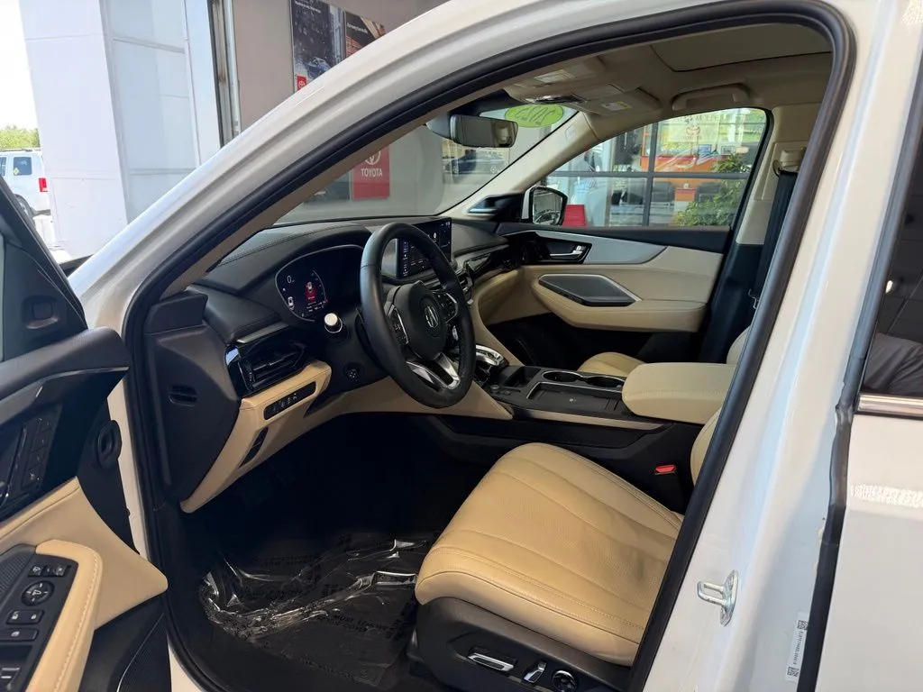 Acura MDX photo 8