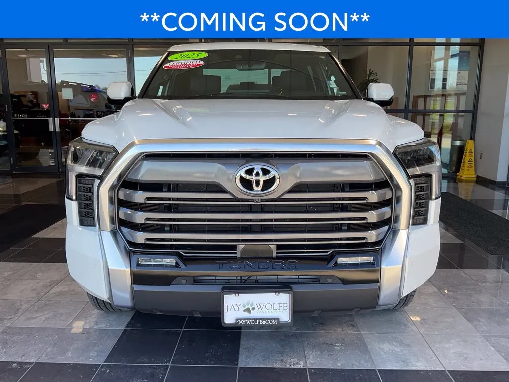 Toyota Tundra photo 2
