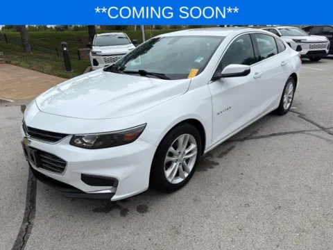 White 2017 Chevrolet Malibu LT for sale in Kansas City, MO