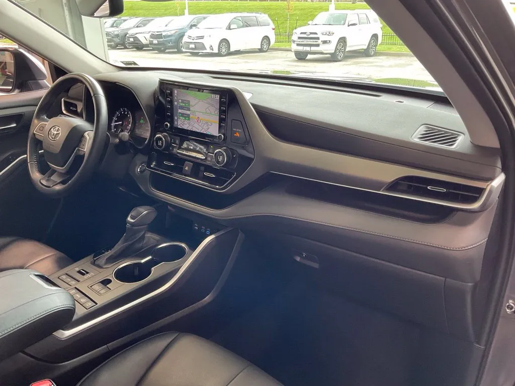 Toyota Highlander photo 19