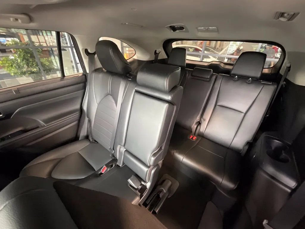 Toyota Highlander photo 24