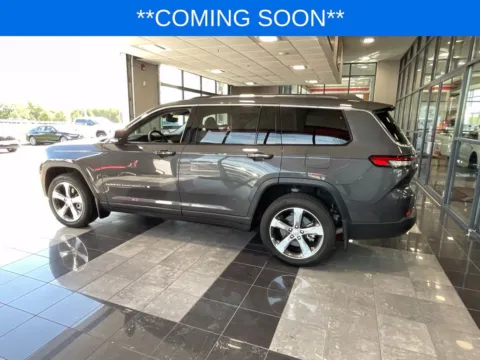 More photos of 2022 Jeep Grand Cherokee L Limited at Jay Wolfe Toyota, MO