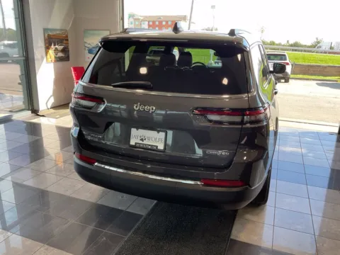 More photos of 2022 Jeep Grand Cherokee L Limited at Jay Wolfe Toyota, MO