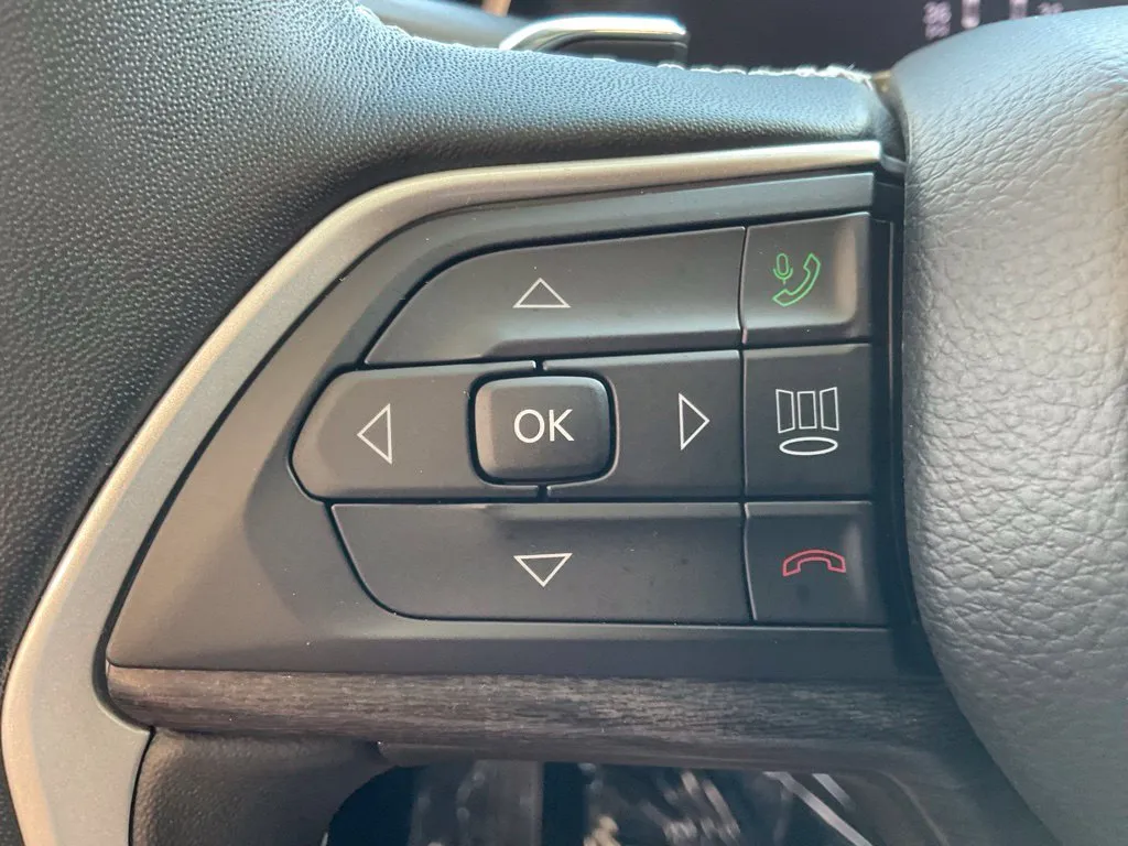 Jeep Grand Cherokee L photo 12