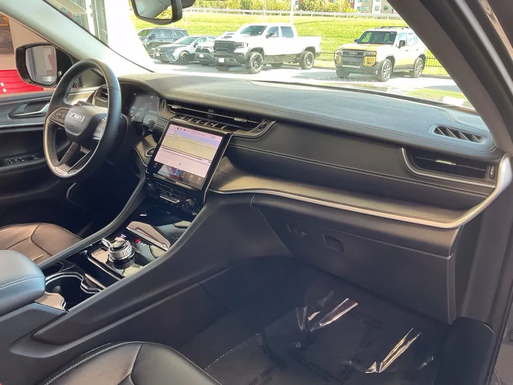 Jeep Grand Cherokee L photo 19