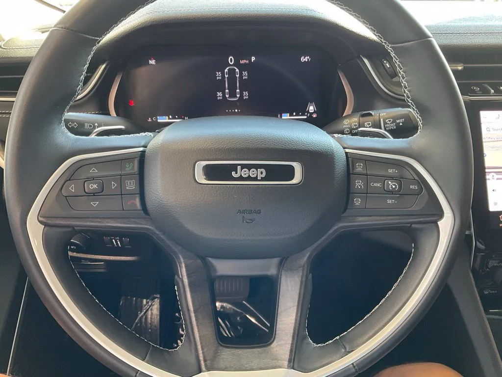 Jeep Grand Cherokee L photo 11