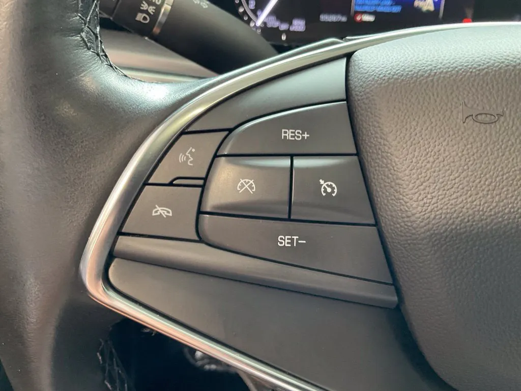 Cadillac XT5 photo 12