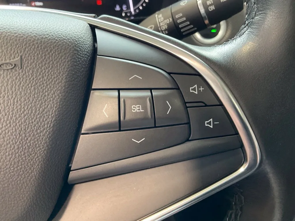 Cadillac XT5 photo 13