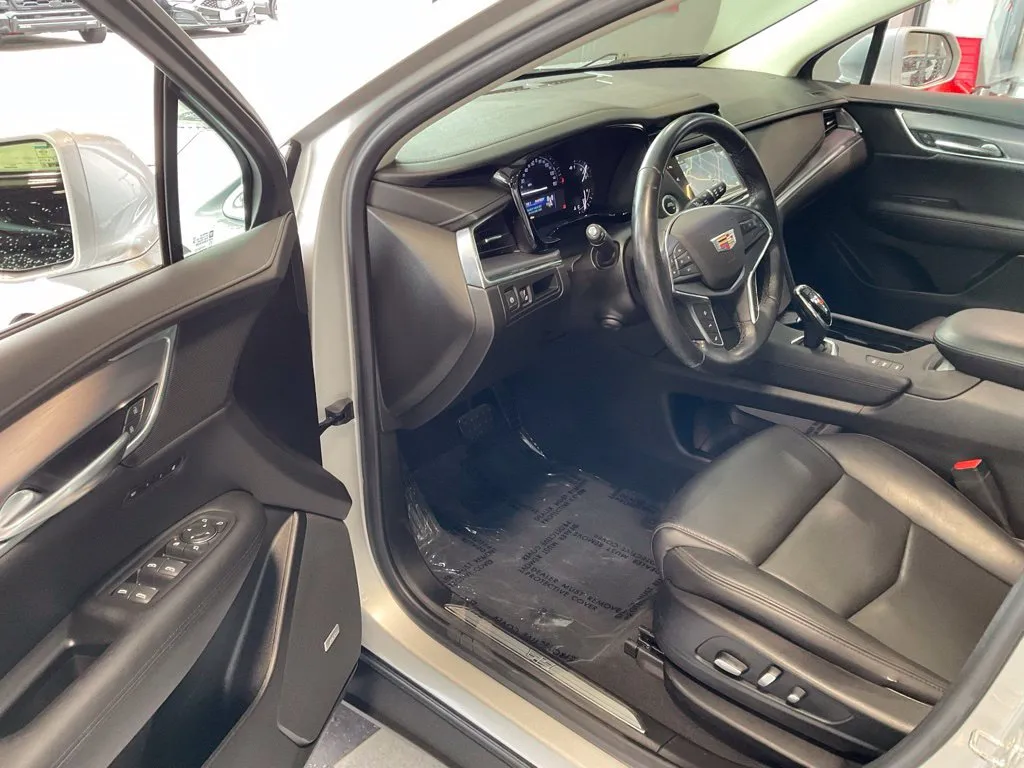 Cadillac XT5 photo 9