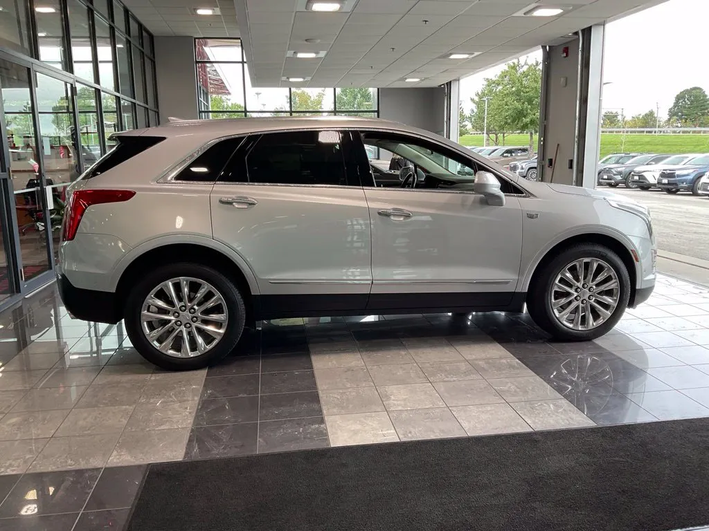 Cadillac XT5 photo 6