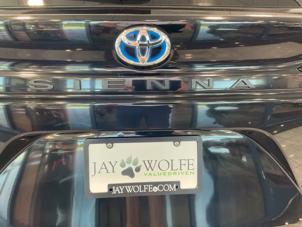 Toyota Sienna photo 26