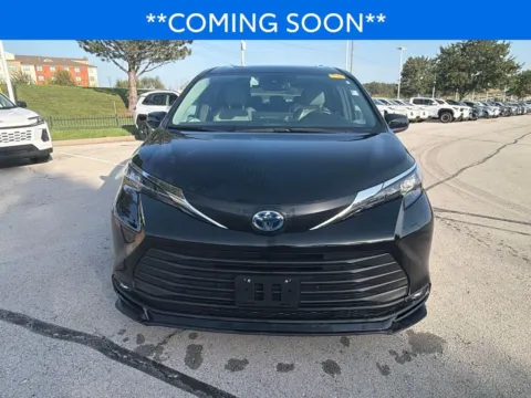 Photos of 2025 Toyota Sienna XLE for sale in Kansas City, MO at Jay Wolfe Toyota