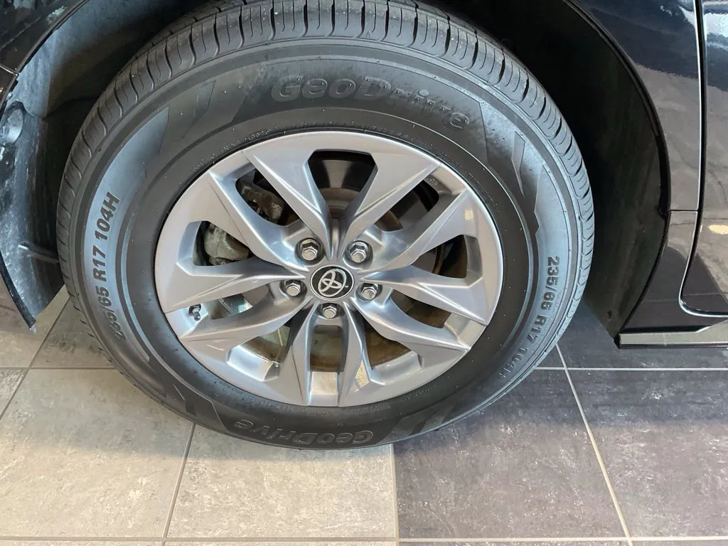 Toyota Sienna photo 7