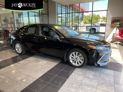 Black 2022 Toyota Camry LE for sale in Kansas City, MO