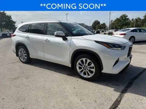 More photos of 2021 Toyota Highlander Limited at Jay Wolfe Toyota, MO