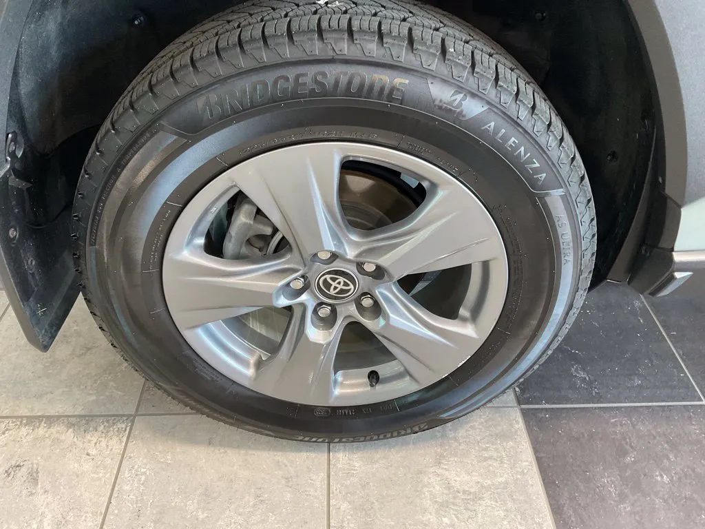 Toyota RAV4 photo 7