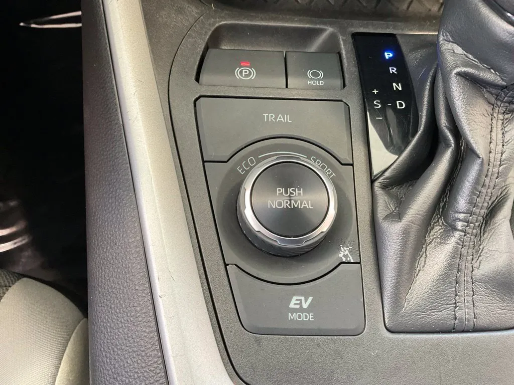 Toyota RAV4 photo 17