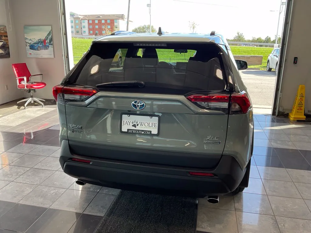 Toyota RAV4 photo 5