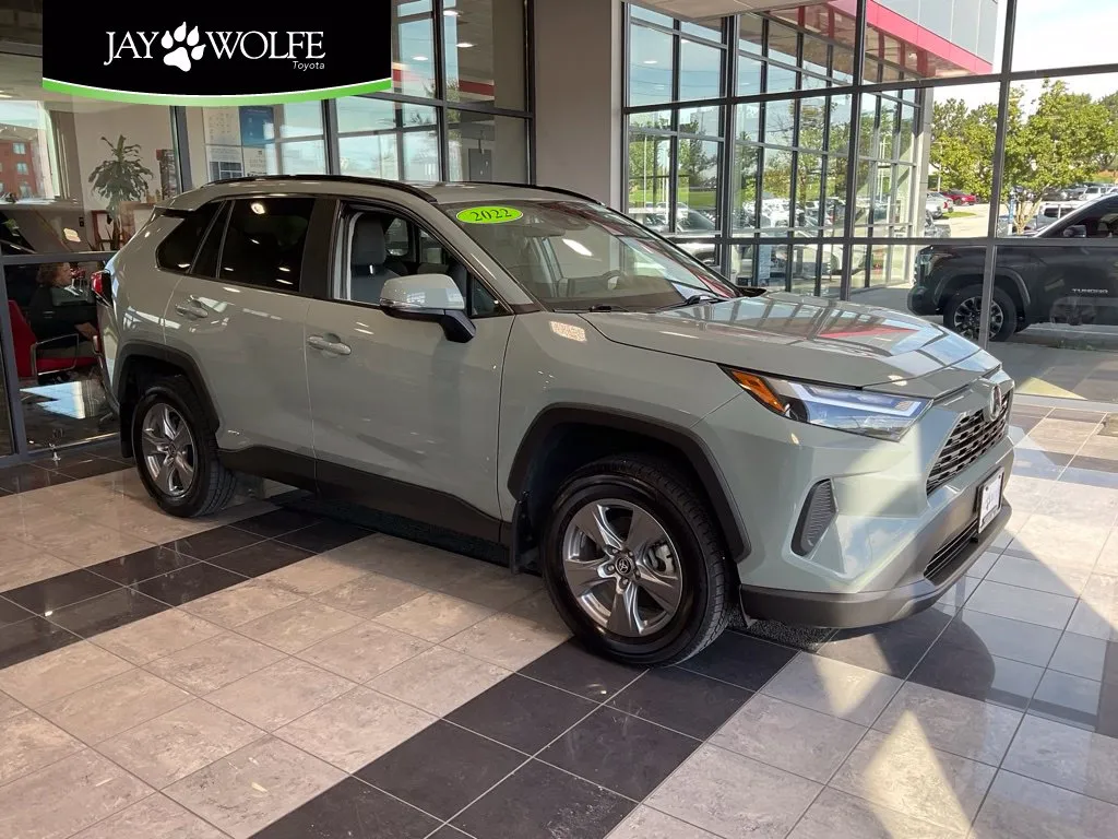 2022 Toyota RAV4 Hybrid XLE