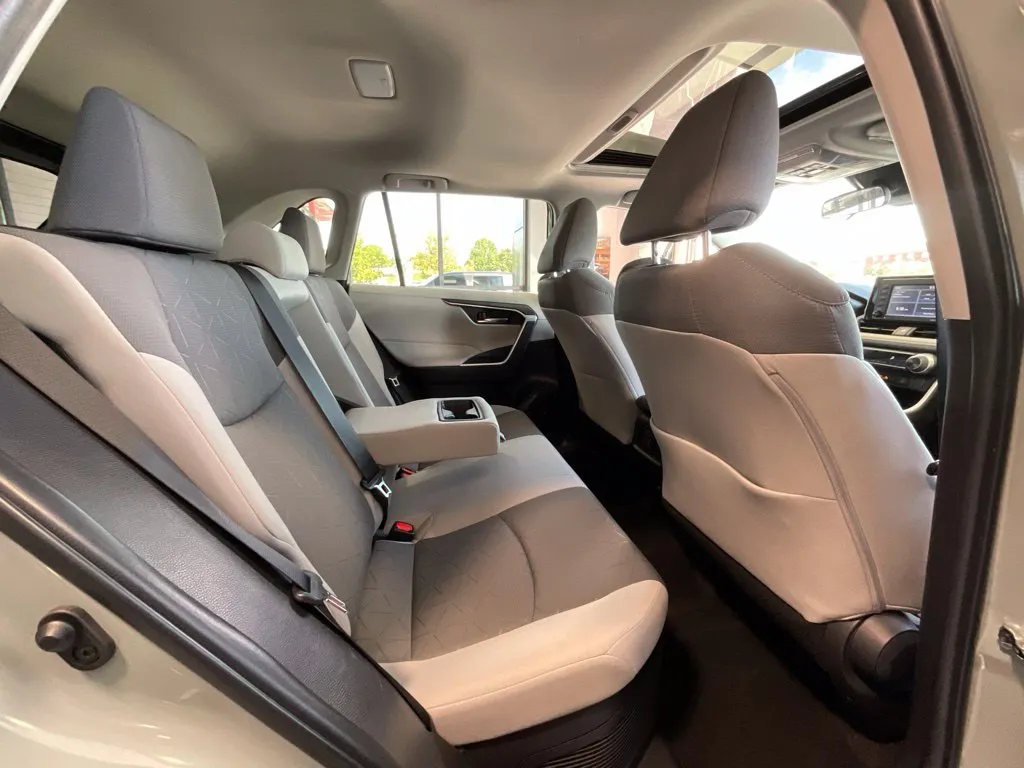 Toyota RAV4 photo 20