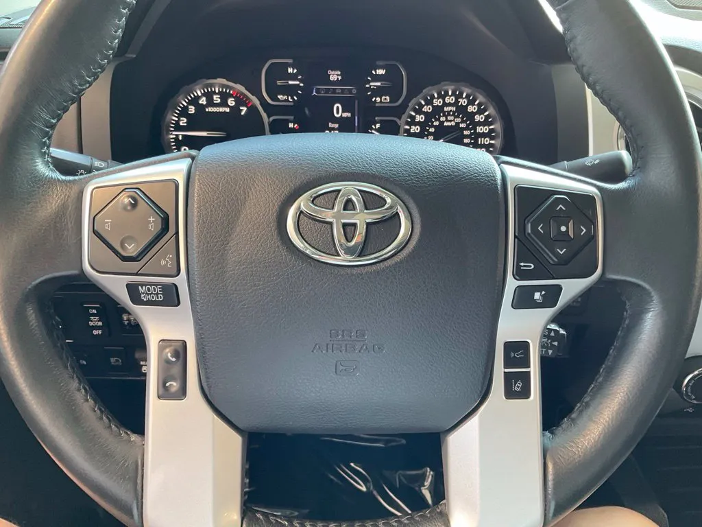 Toyota Tundra photo 11