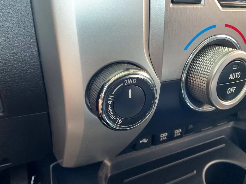 Toyota Tundra photo 18