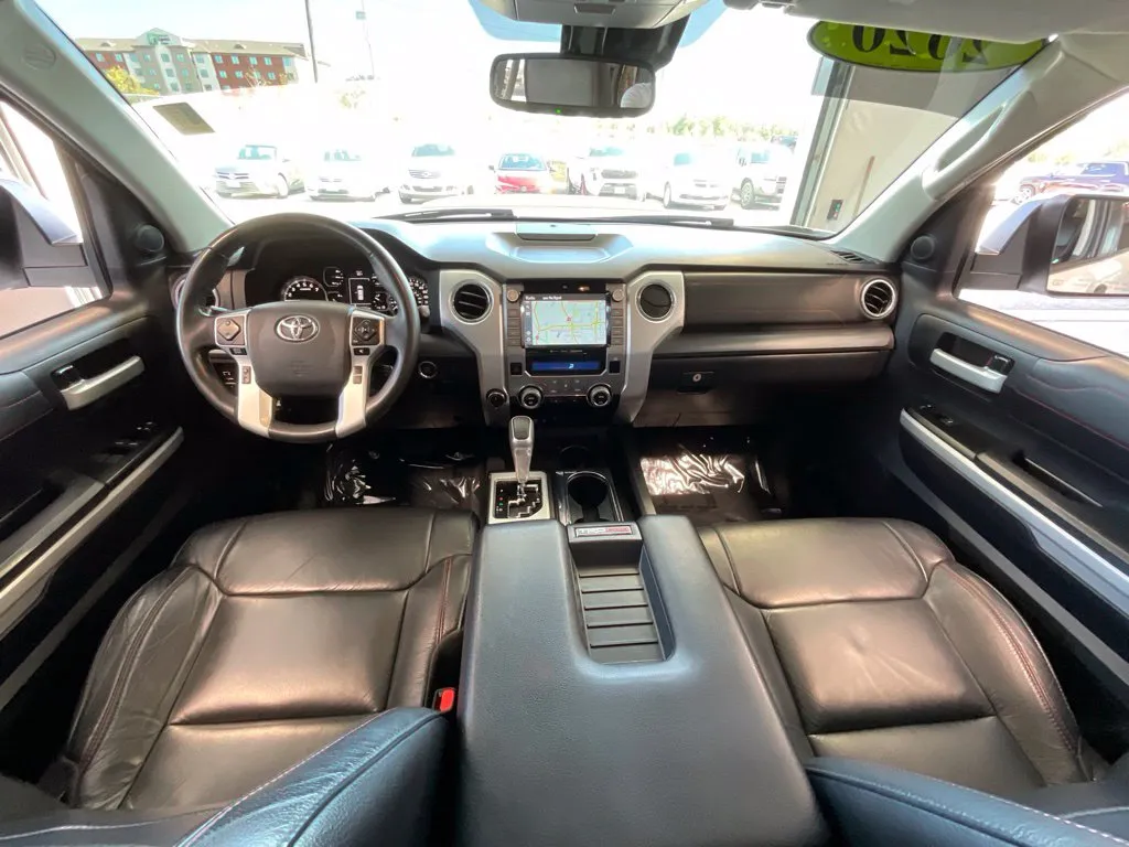 Toyota Tundra photo 8